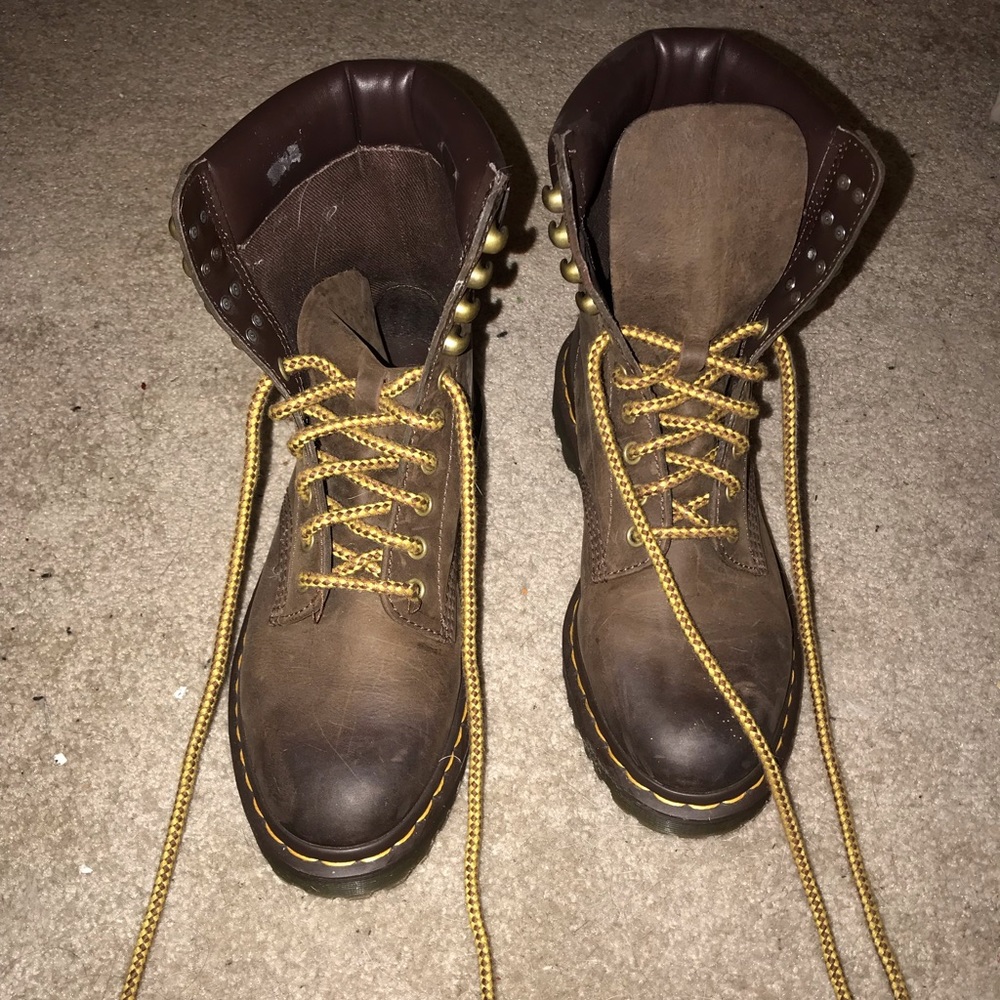 Dr martens boots Size 7 in mens Im81/2&they fit me